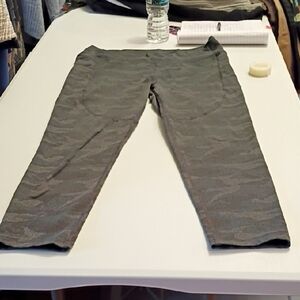 Vuori Gray Camouflage Leggings